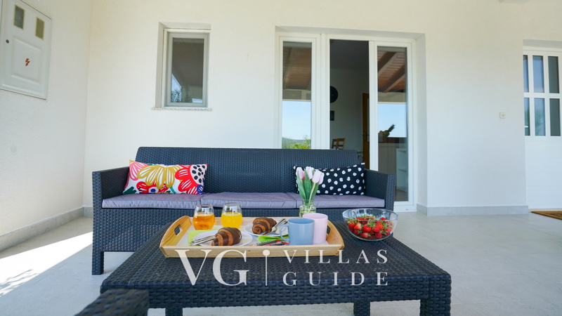 Green Escape Holiday House Garden and property exterior