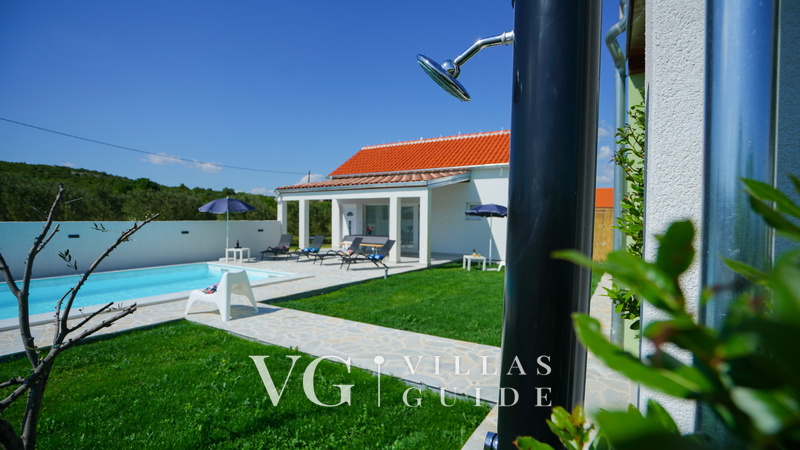 Green Escape Holiday House Pool