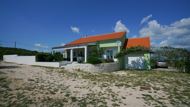 Green Escape Holiday House