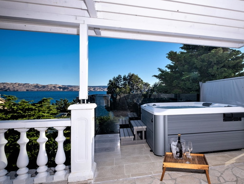 Apartman 2 Villa Figs whirpool & beachfront & seaview