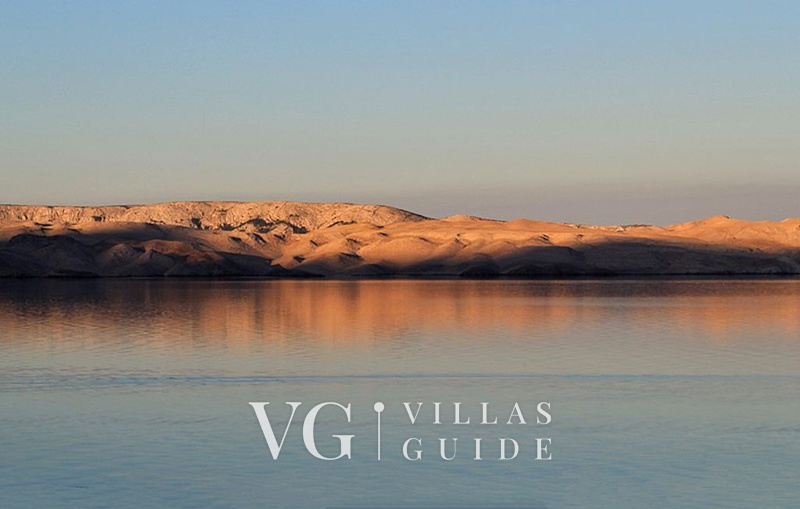 Apartman 2 Villa Figs whirpool & beachfront & seaview Microlocation