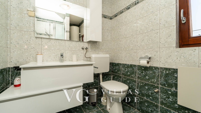 Apartman Figs 2 beachfront&whirpool- Karlobag Cesarica Kupaonica