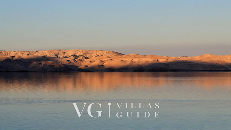 Apartman 2 Villa Figs whirpool & beachfront & seaview Microlocation