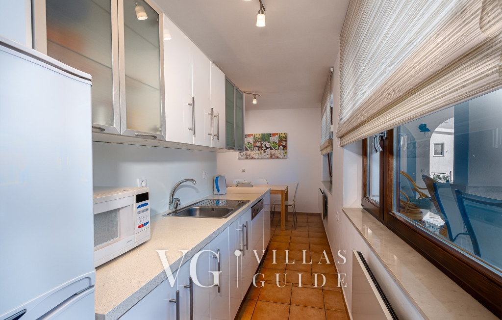 Apartman 1 Villa Figs whirpool & beachfront & terrace Kitchen