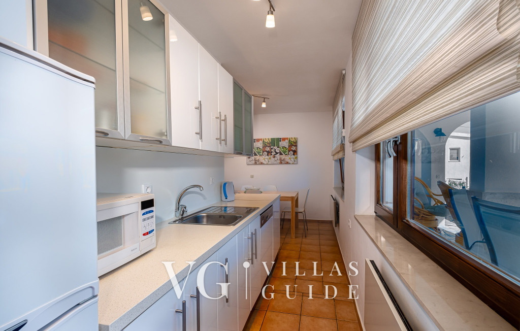 Apartman 1 Villa Figs whirpool & beachfront & terrace Kitchen