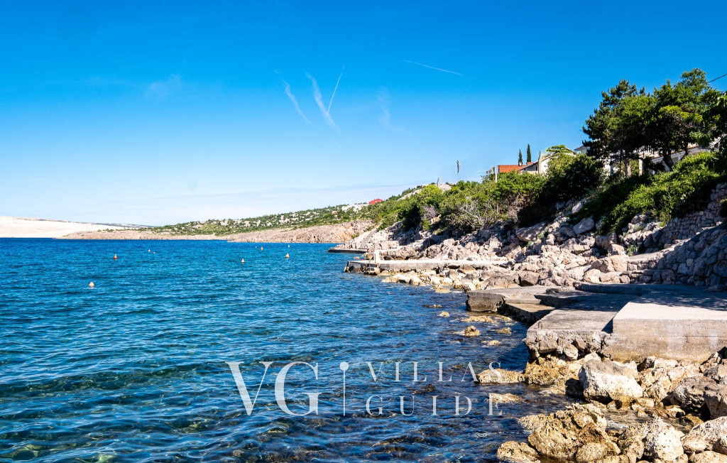 Apartman 1 Villa Figs whirpool & beachfront & terrace Microlocation