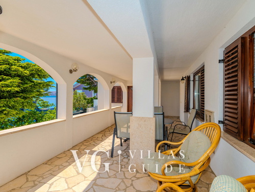 Apartman Figs 1 beachfront&whirpool- Karlobag Cesarica