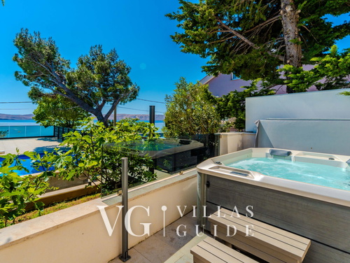 Apartman Figs 1 beachfront&whirpool- Karlobag Cesarica