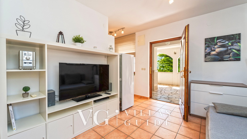 Apartman Figs 1 beachfront&whirpool- Karlobag Cesarica
