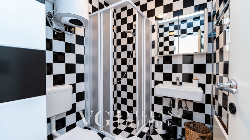 Apartman Figs 1 beachfront&whirpool- Karlobag Cesarica Bathroom