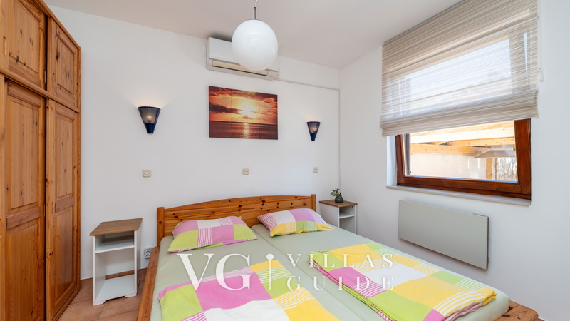 Apartman Figs 1 beachfront&whirpool- Karlobag Cesarica Bedroom