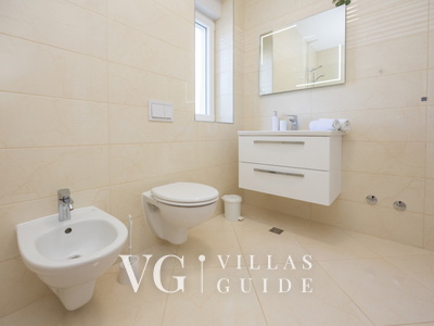 Villa Ivan - Primorski Dolac Bathroom