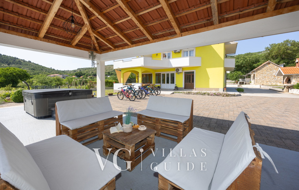 Holiday home Neda Giardino e esterni della proprietà