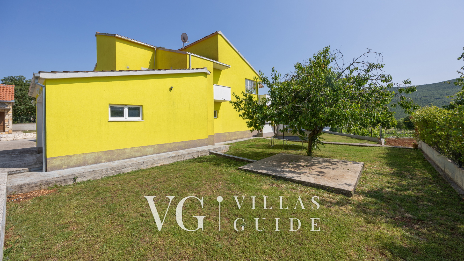 Holiday home Neda Garten und Außenbereich