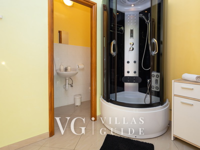 Holiday home Neda Badezimmer