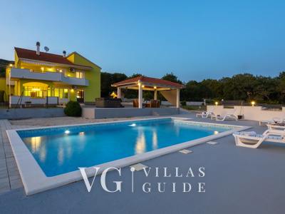 Holiday home Neda Garten und Außenbereich