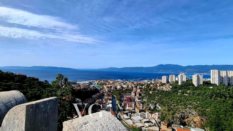 Villa Luminosa micro_location