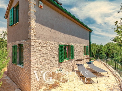 Villa Ruby beachfront