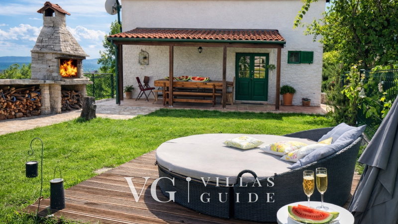 Villa Ruby beachfront