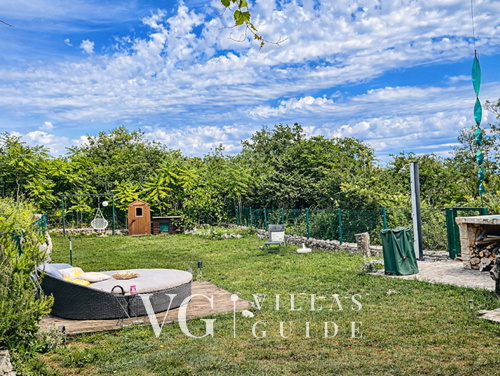 Villa Ruby beachfront