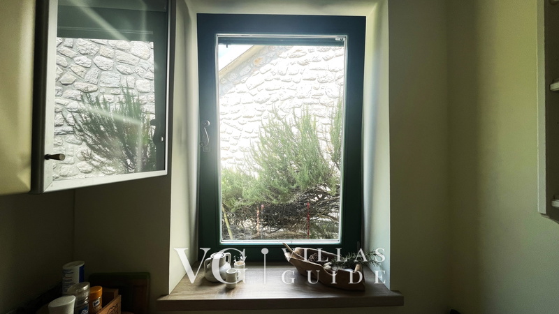 Villa Ruby beachfront Kitchen