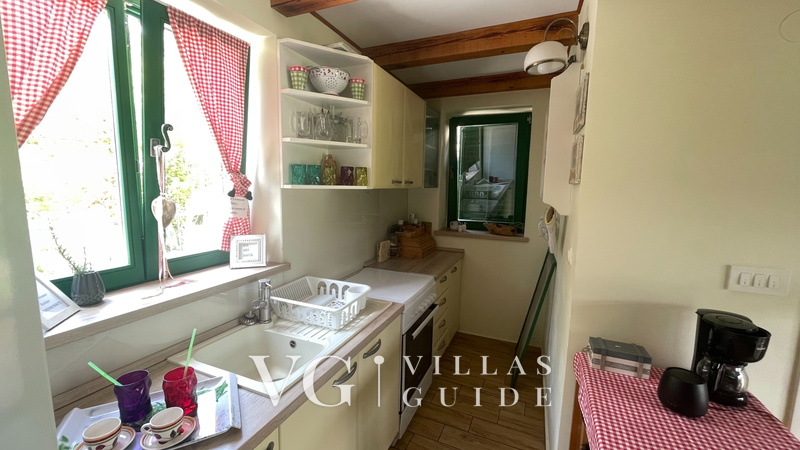 Villa Ruby beachfront Kitchen