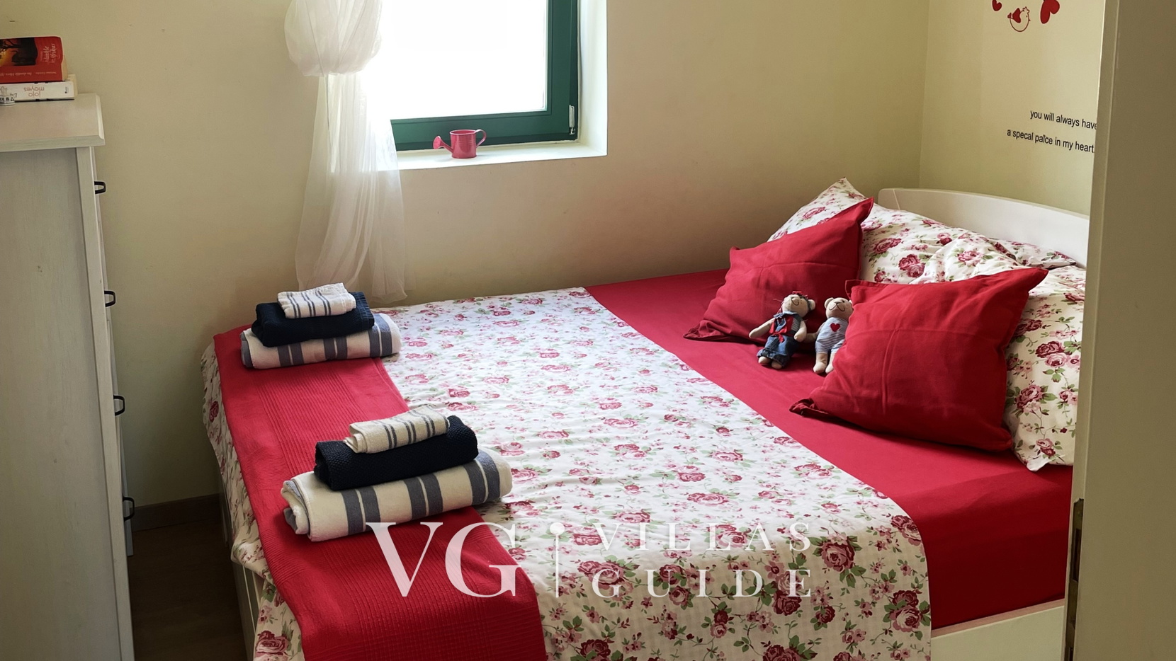 Villa Ruby beachfront Bedroom