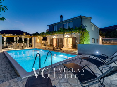 Holiday home Silvija Piscina