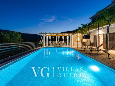 Holiday home Silvija Piscina