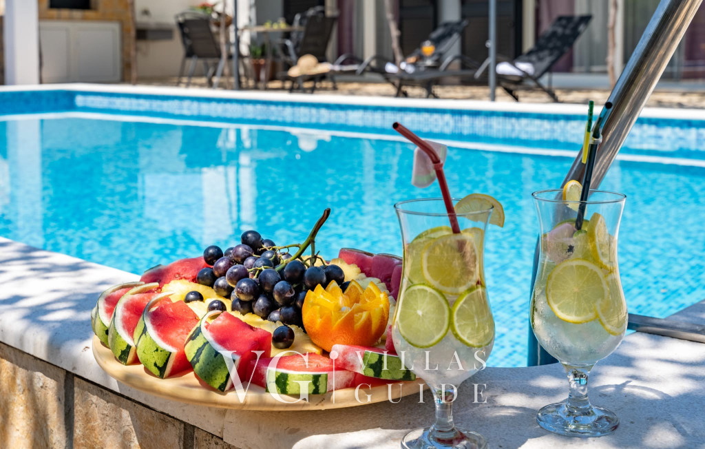 Holiday home Silvija Piscina