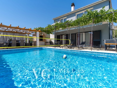 Holiday home Silvija Piscina