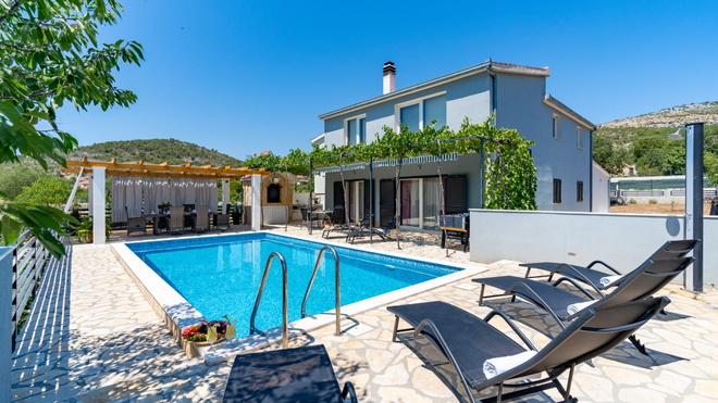 Holiday home Trogir - Primorski Dolac