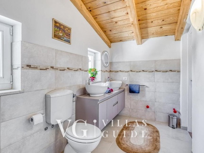 Villa Butterfly Bathroom