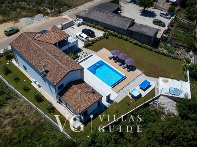 Villa Blue Moon Garden and property exterior