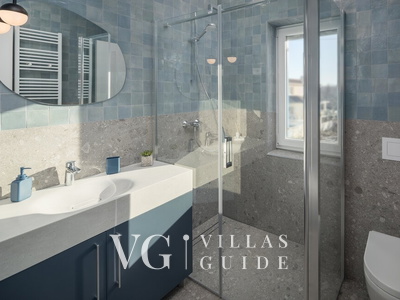 Villa Blue Moon Bathroom