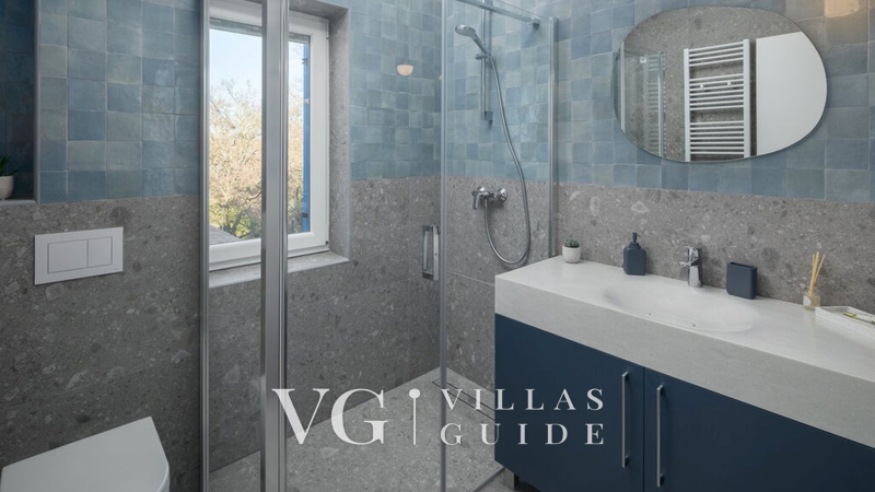 Villa Blue Moon Bathroom