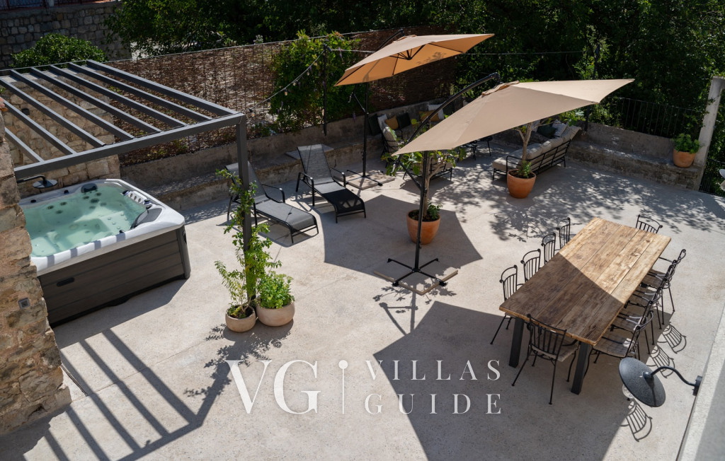 Villa Trojanović Garten und Außenbereich