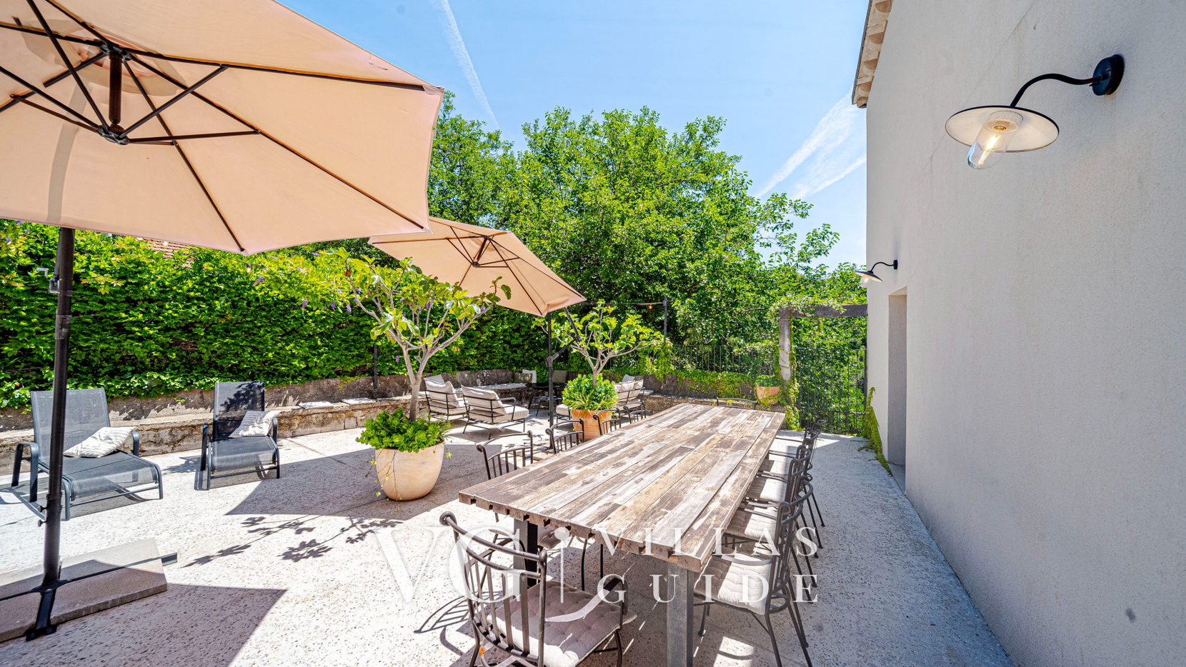 Villa Trojanović Dvorište i vanjski dio objekta
