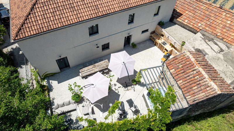 Villa Trojanović Dvorište i vanjski dio objekta