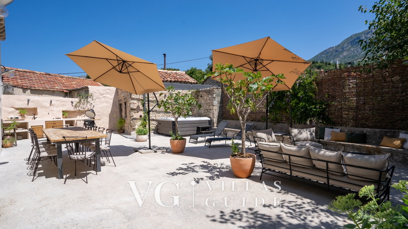 Villa Trojanović Garten und Außenbereich