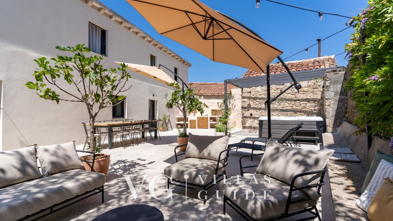 Villa Trojanović Garten und Außenbereich