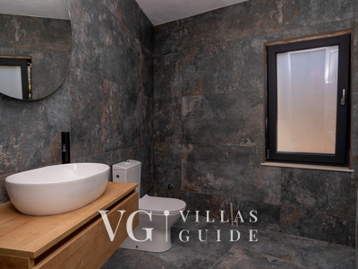 Villa Trojanović Bathroom