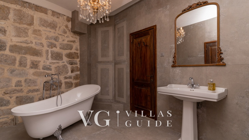 Villa Trojanović Badezimmer