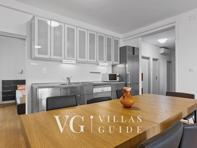 Apartment Petrinić - Sea View & Pool Apartment "V"