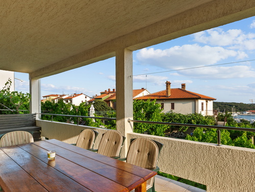 Apartment Petrinić - Sea View & Pool Apartment "V"