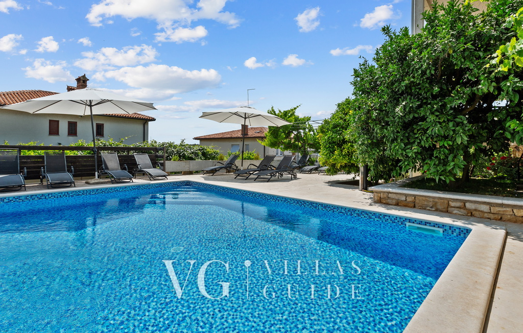 Apartment Petrinić - Sea View & Pool Apartment "V"