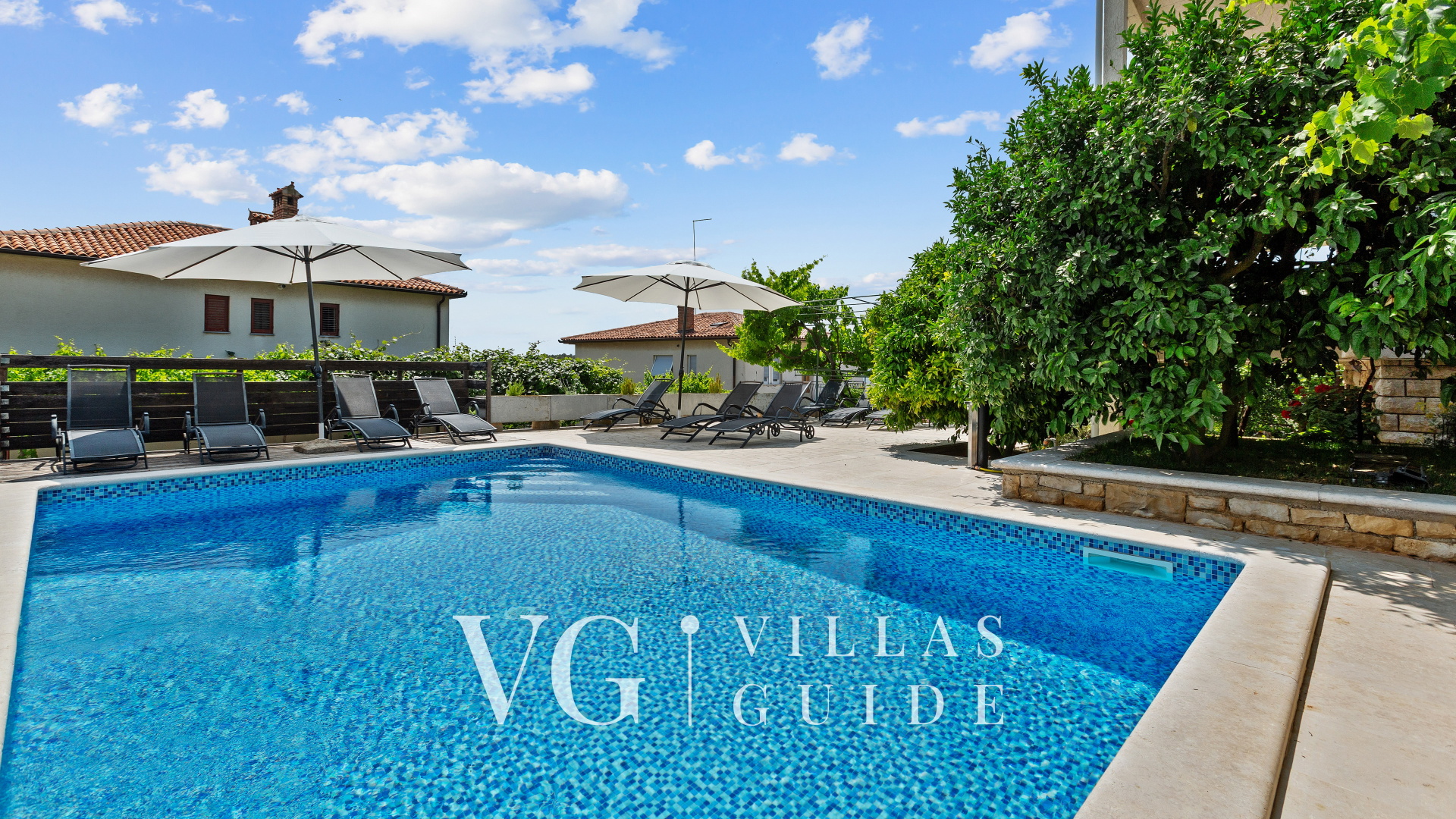 Apartment Petrinić - Sea View & Pool Apartment "V"