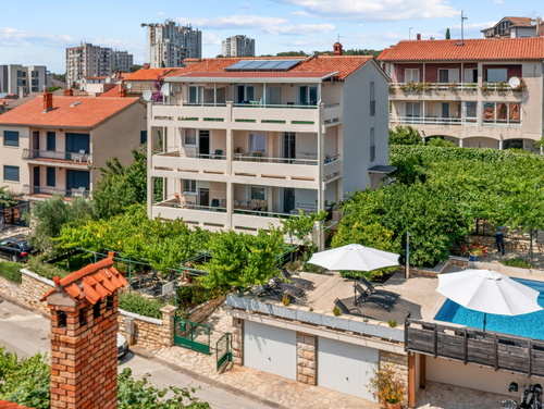 Apartment Petrinić - Sea View & Pool Apartment "V"