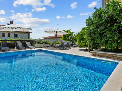 Apartment Petrinić - Sea View & Pool Apartment "V"