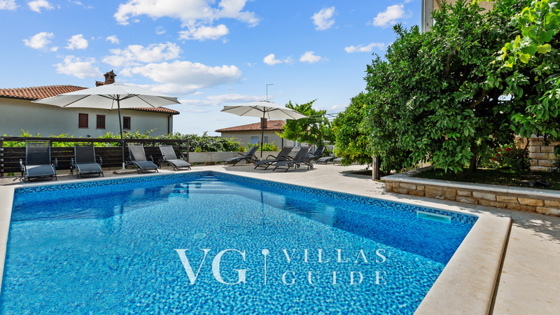 Apartment Petrinić - Sea View & Pool Apartment "V"